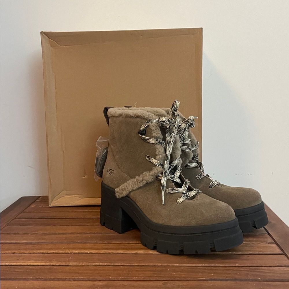 UGG Brooklyn Hiker Boots Hickory USA Women Size 11/UK 9/EU 42
